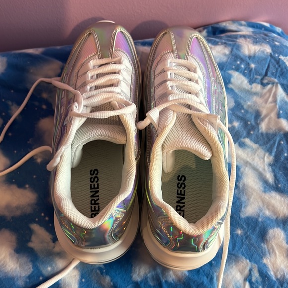 Berness holographic sneakers - Picture 5 of 6